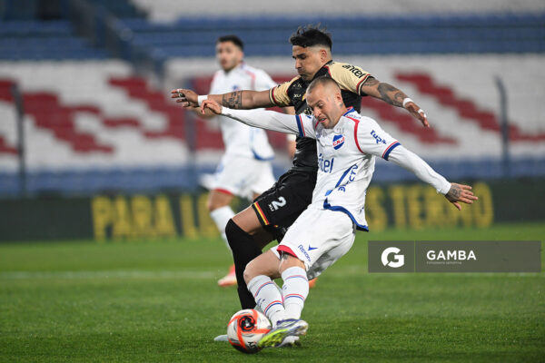 Nicolás López, de Nacional. Torneo Clausura. Estadio Gran Parque Central.