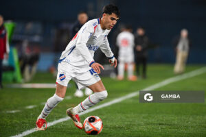 Lucas Villalba, de Nacional. Torneo Clausura. Estadio Gran Parque Central.