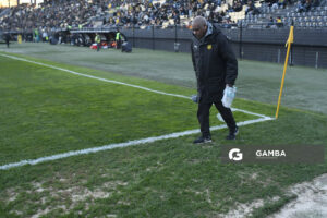 Juan Enrique «Tito» Viera, utilero de Peñarol. Torneo Clausura. Estadio Campeón del Siglo.