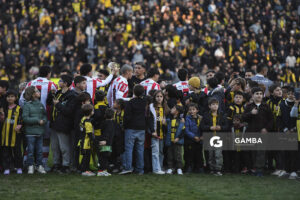 Brayan Cortés, golero de Peñarol. Torneo Clausura. Estadio Campeón del Siglo.