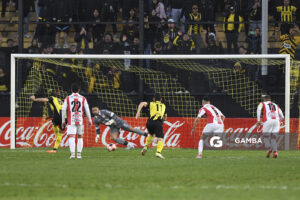 David Terans, de Peñarol. Torneo Clausura. Estadio Campeón del Siglo.