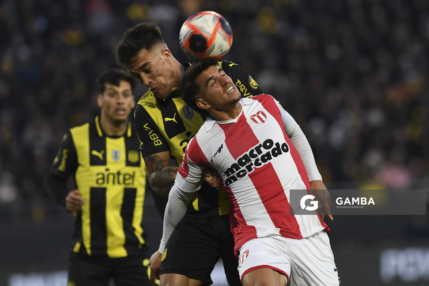 Juan Quintana, de River Plate. Torneo Clausura. Estadio Campeón del Siglo.
