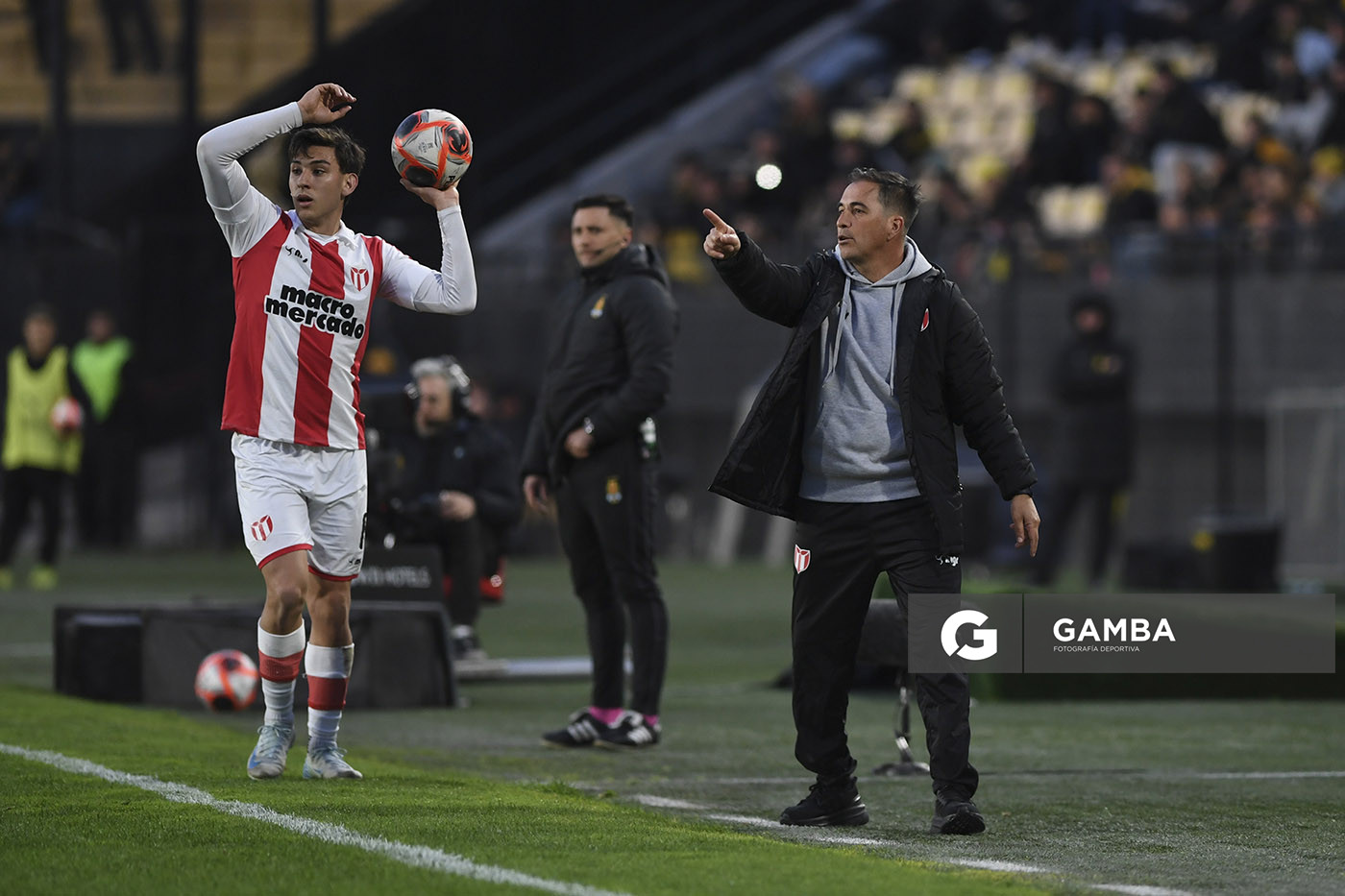 Raúl Salazar, director técnico de River Plate. Torneo Clausura. Estadio Campeón del Siglo.