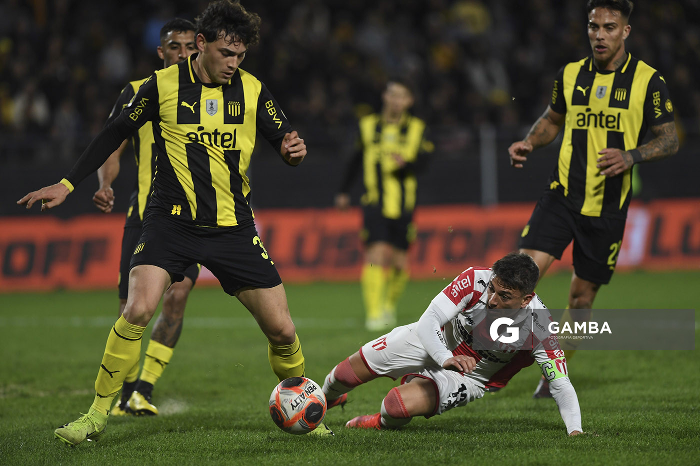 Nahuel Herrera, de Peñarol. Torneo Clausura. Estadio Campeón del Siglo.