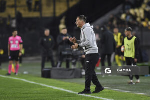 Raúl Salazar, director técnico de River Plate. Torneo Clausura. Estadio Campeón del Siglo.