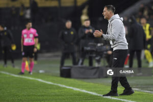 Raúl Salazar, director técnico de River Plate. Torneo Clausura. Estadio Campeón del Siglo.