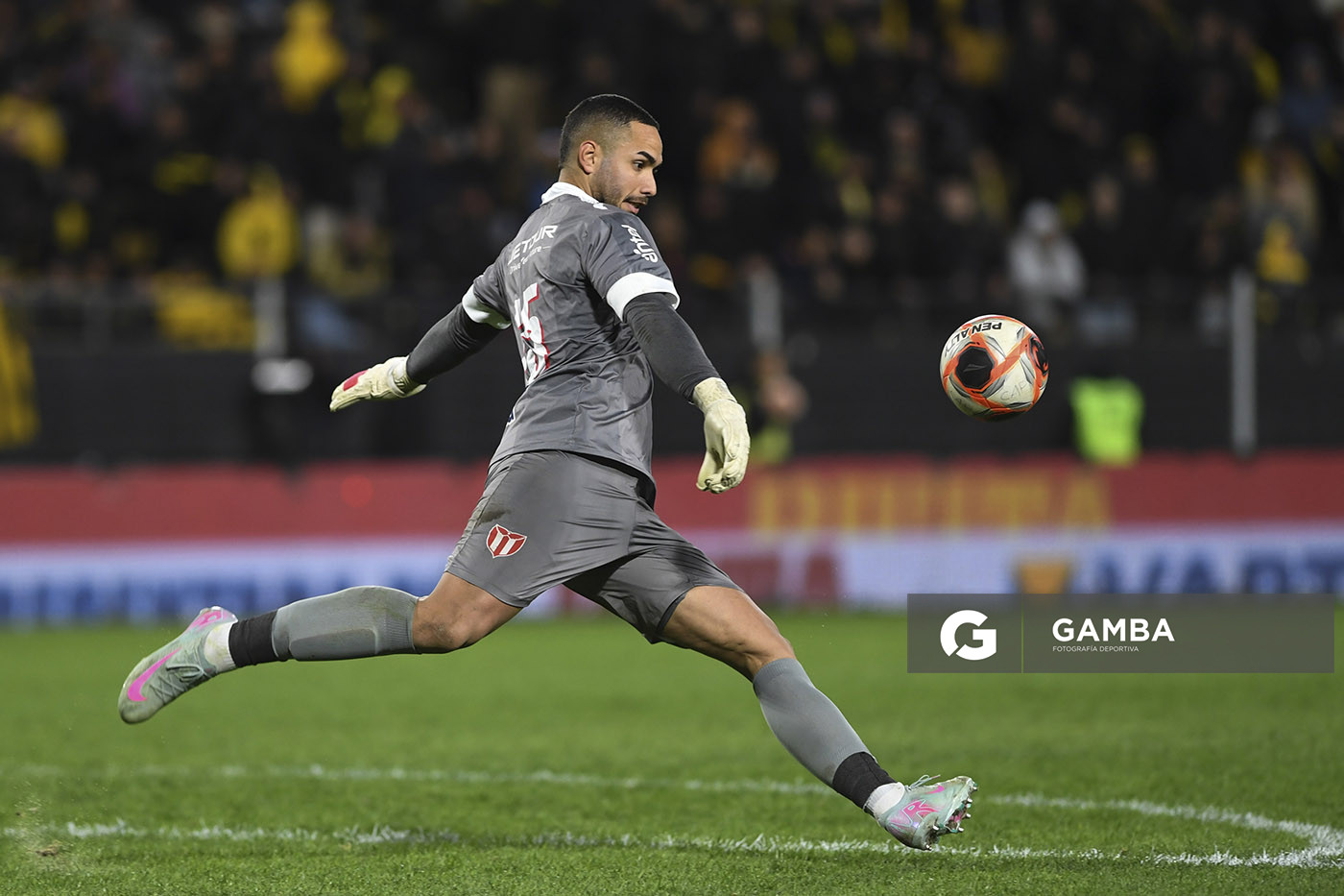 Fabrizio Correa, golero de River Plate. Torneo Clausura. Estadio Campeón del Siglo.