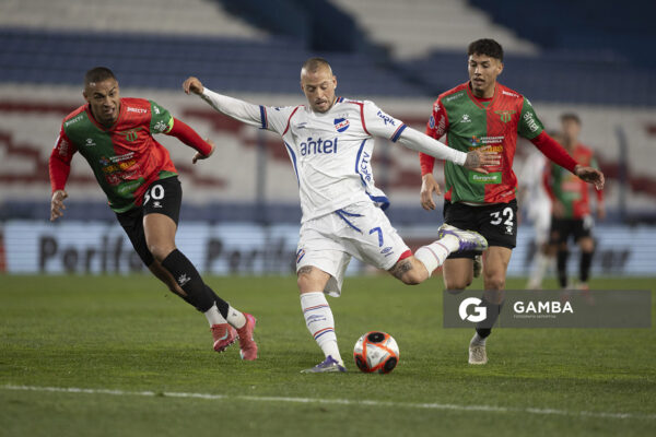 Nicolás López, de Nacional. Torneo Clausura. Estadio Gran Parque Central.