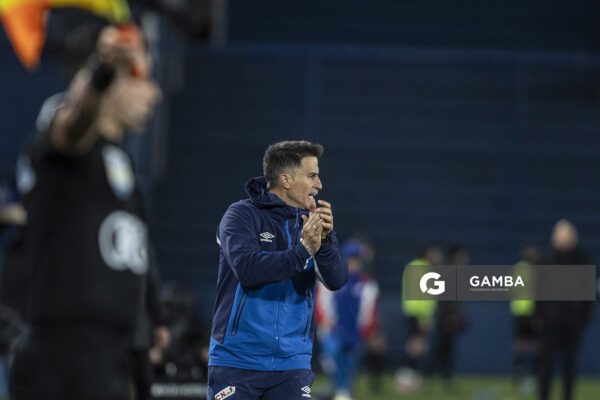 Pablo Peirano, director técnico de Nacional. Torneo Clausura. Estadio Gran Parque Central.