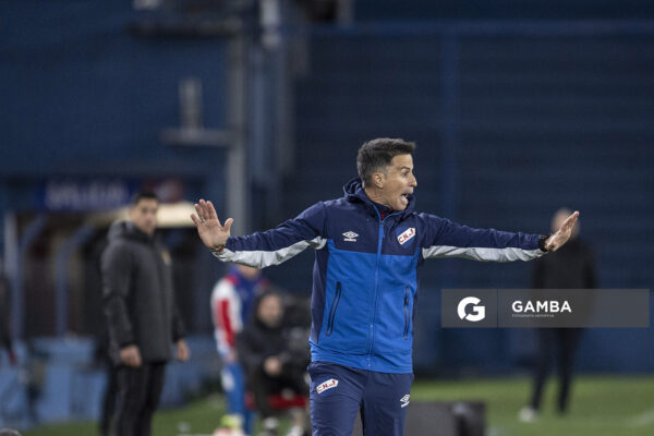 Pablo Peirano, director técnico de Nacional. Torneo Clausura. Estadio Gran Parque Central.
