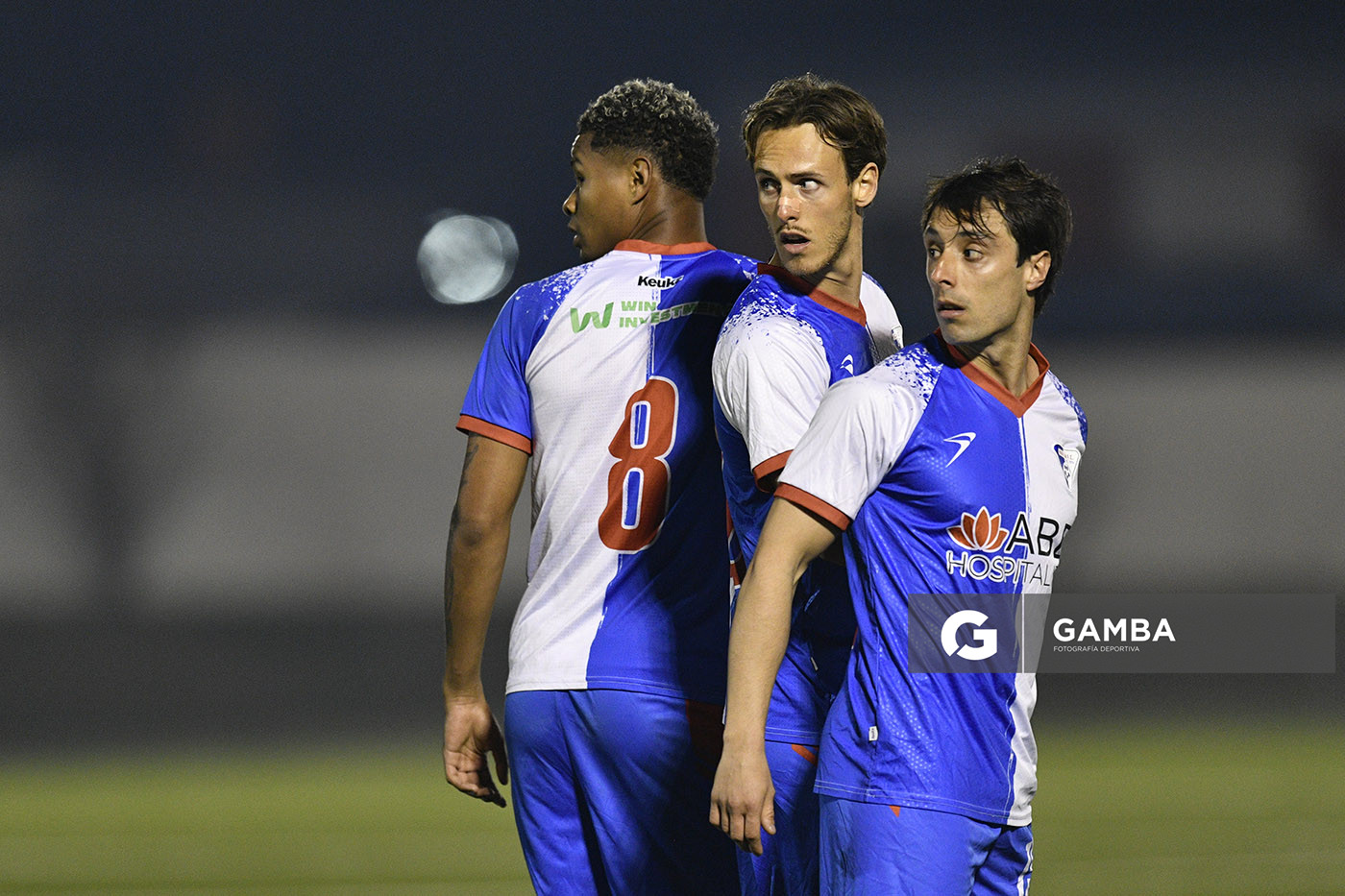 Keiner Pérez, Mateo Aramburu y Joaquín Rodríguez, de Huracán. Copa AUF Uruguay. Estadio Juan Antonio Lavalleja.