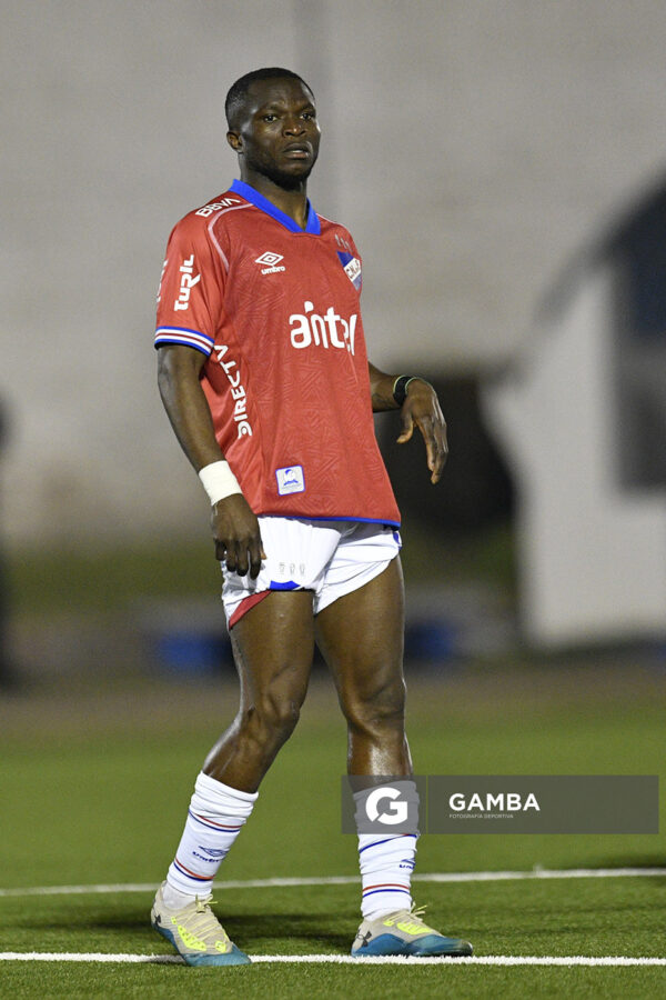 Christian Ébere, de Nacional. Copa AUF Uruguay. Estadio Juan Antonio Lavalleja.
