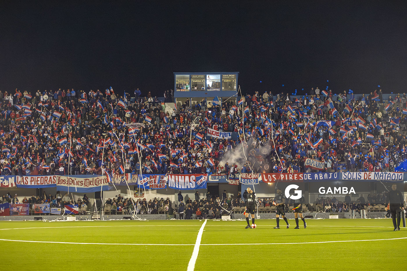 Esteban Guerra, árbitro central. Copa AUF Uruguay. Estadio Juan Antonio Lavalleja.
