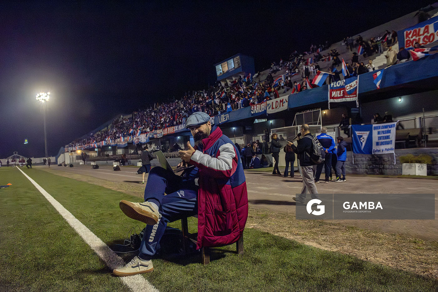 Diego Martínez, fotógrafo. Copa AUF Uruguay. Estadio Juan Antonio Lavalleja.