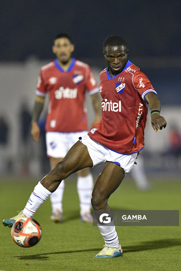 Christian Ébere, de Nacional. Copa AUF Uruguay. Estadio Juan Antonio Lavalleja.