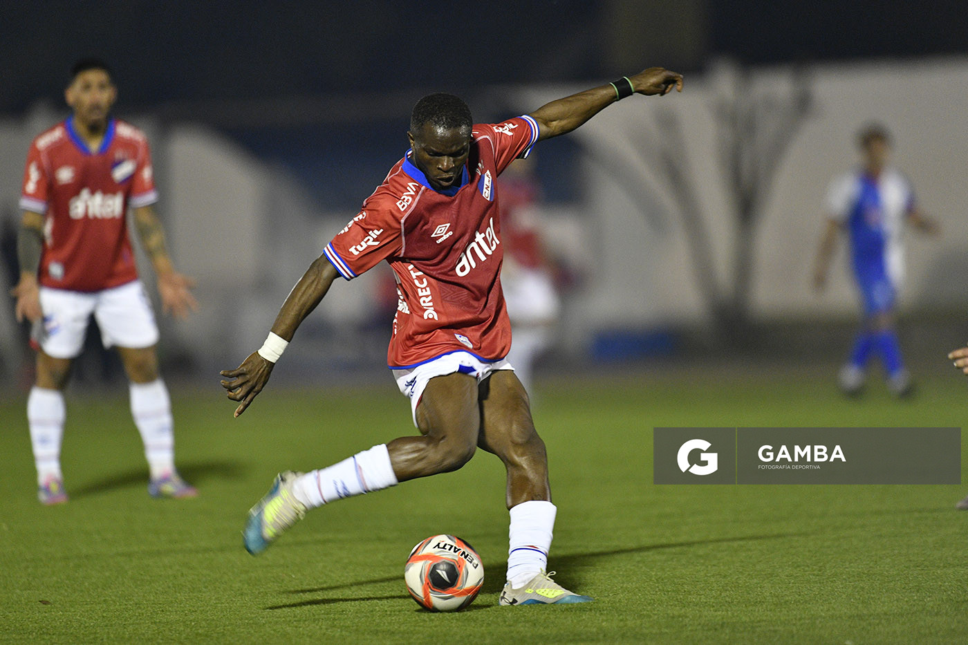 Christian Ébere, de Nacional. Copa AUF Uruguay. Estadio Juan Antonio Lavalleja.