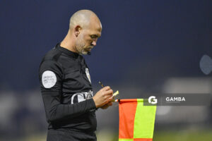 Marcelo Alonso, primer árbitro asistente. Copa AUF Uruguay. Estadio Juan Antonio Lavalleja.