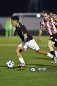Diego Cheuquepal, de Racing. Copa AUF Uruguay. Estadio Juan Antonio Lavalleja.
