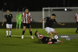 Maximiliano Pinela, de Racing. Copa AUF Uruguay. Estadio Juan Antonio Lavalleja.