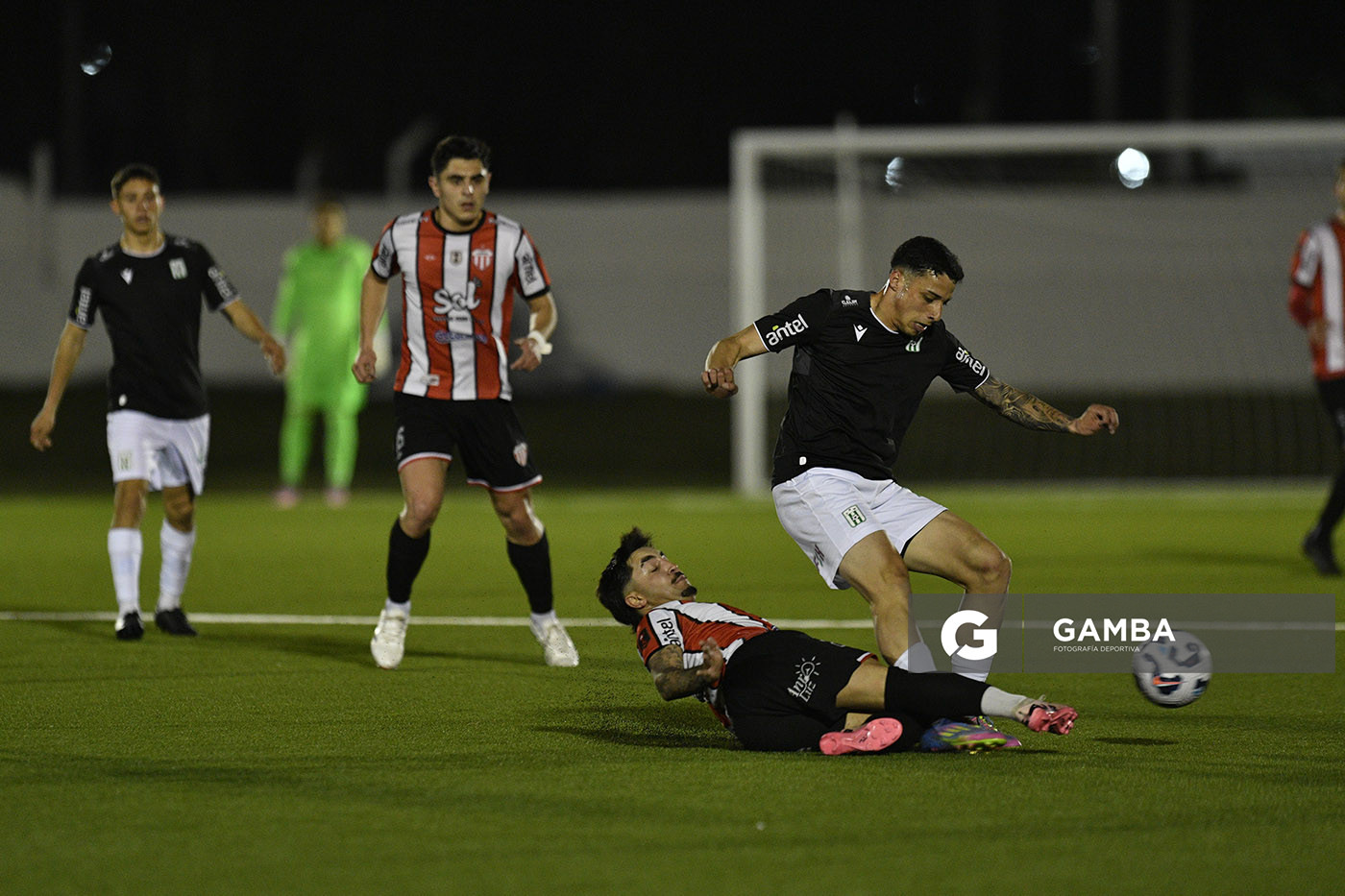 Maximiliano Pinela, de Racing. Copa AUF Uruguay. Estadio Juan Antonio Lavalleja.