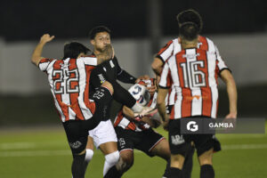 Nahuel Martínez, de Atenas. Copa AUF Uruguay. Estadio Juan Antonio Lavalleja.