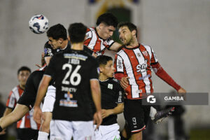 Sebastián Rojas, de Atenas. Copa AUF Uruguay. Estadio Juan Antonio Lavalleja.