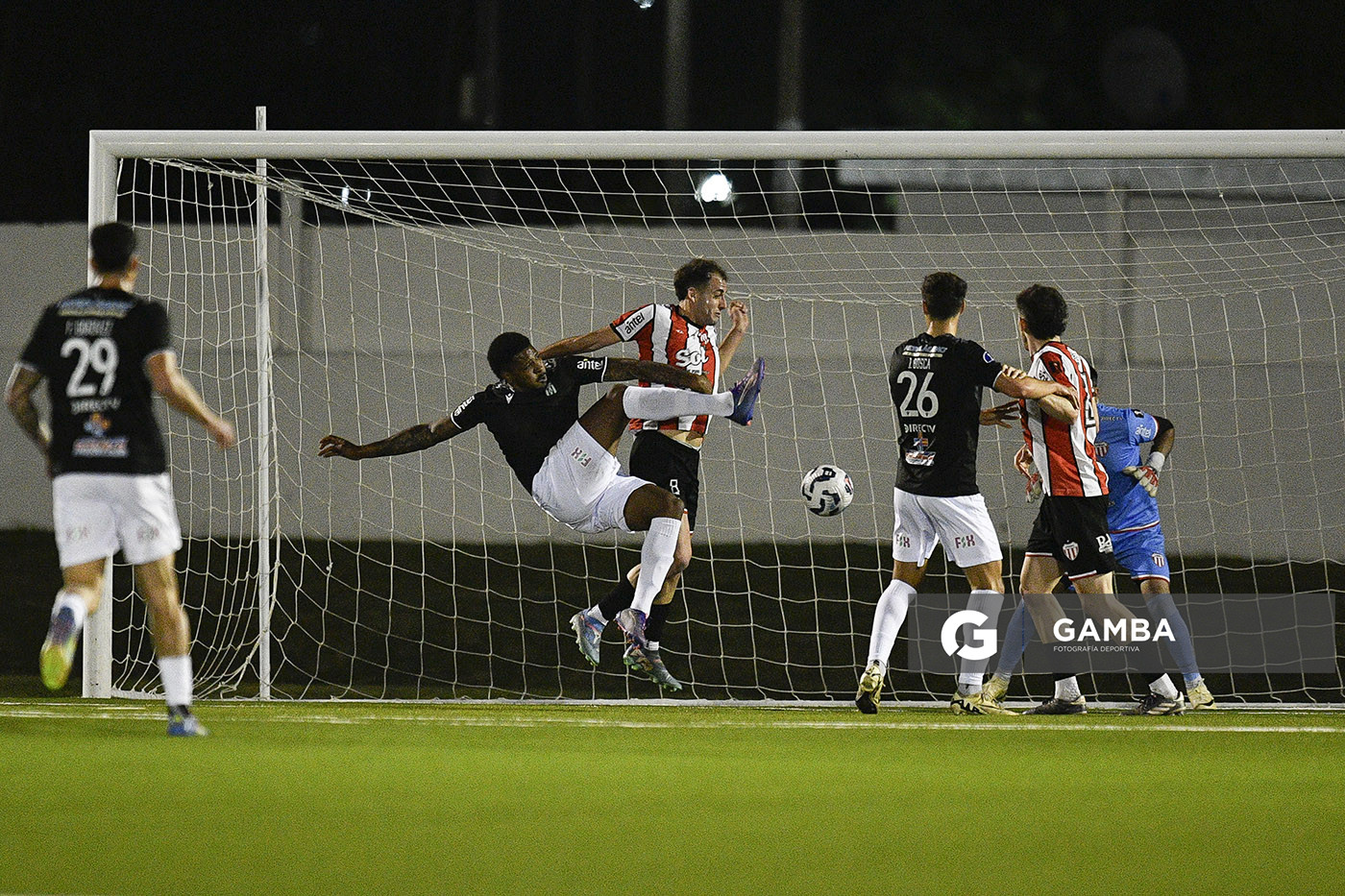Hugo Silveira, de Racing. Copa AUF Uruguay. Estadio Juan Antonio Lavalleja.