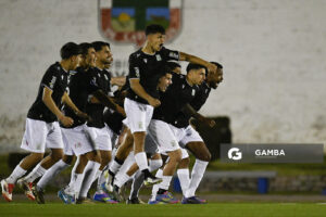 Jugadores de Racing. Copa AUF Uruguay. Estadio Juan Antonio Lavalleja.