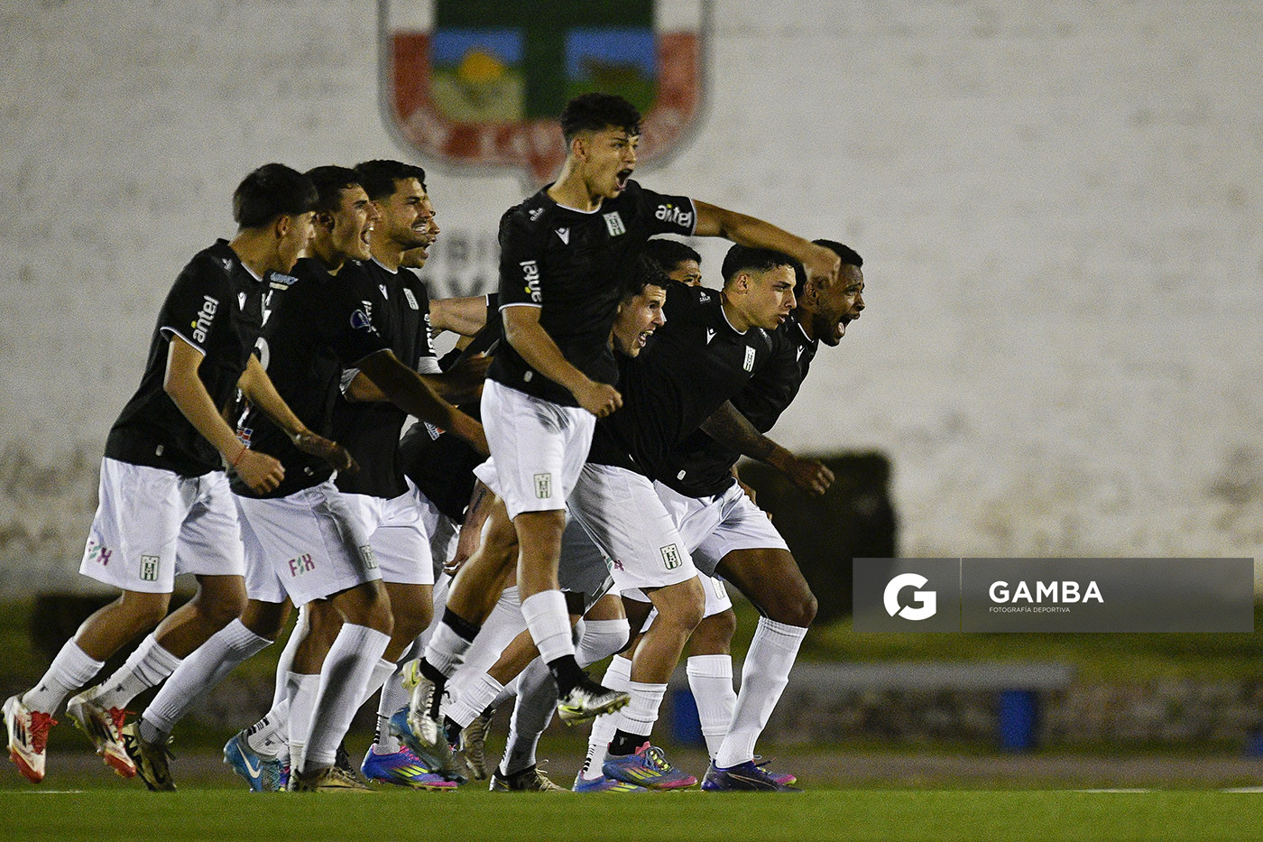 Jugadores de Racing. Copa AUF Uruguay. Estadio Juan Antonio Lavalleja.