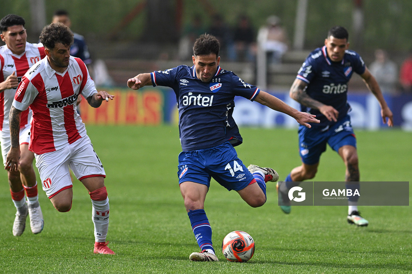 Nicolás Lodeiro, de Nacional. Torneo Clausura. Estadio Parque Federico Saroldi.