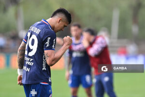 Julián Millán, de Nacional. Torneo Clausura. Estadio Parque Federico Saroldi.