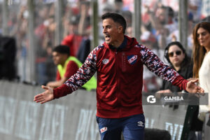 Pablo Peirano, director técnico de Nacional. Torneo Clausura. Estadio Parque Federico Saroldi.