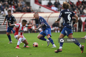 Nicolás López, de Nacional. Torneo Clausura. Estadio Parque Federico Saroldi.