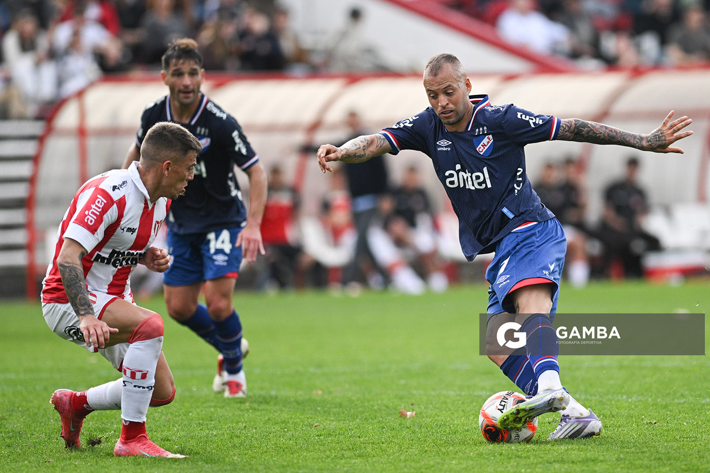 Nicolás López, de Nacional. Torneo Clausura. Estadio Parque Federico Saroldi.
