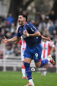 Maximiliano Gómez, de Nacional. Torneo Clausura. Estadio Parque Federico Saroldi.