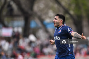 Maximiliano Gómez, de Nacional. Torneo Clausura. Estadio Parque Federico Saroldi.