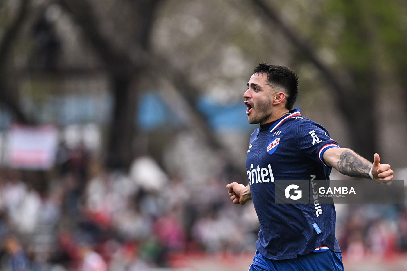 Maximiliano Gómez, de Nacional. Torneo Clausura. Estadio Parque Federico Saroldi.