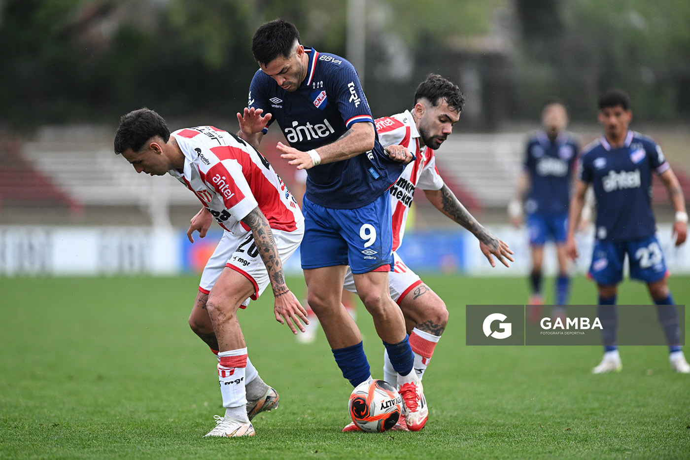 Maximiliano Gómez, de Nacional. Torneo Clausura. Estadio Parque Federico Saroldi.