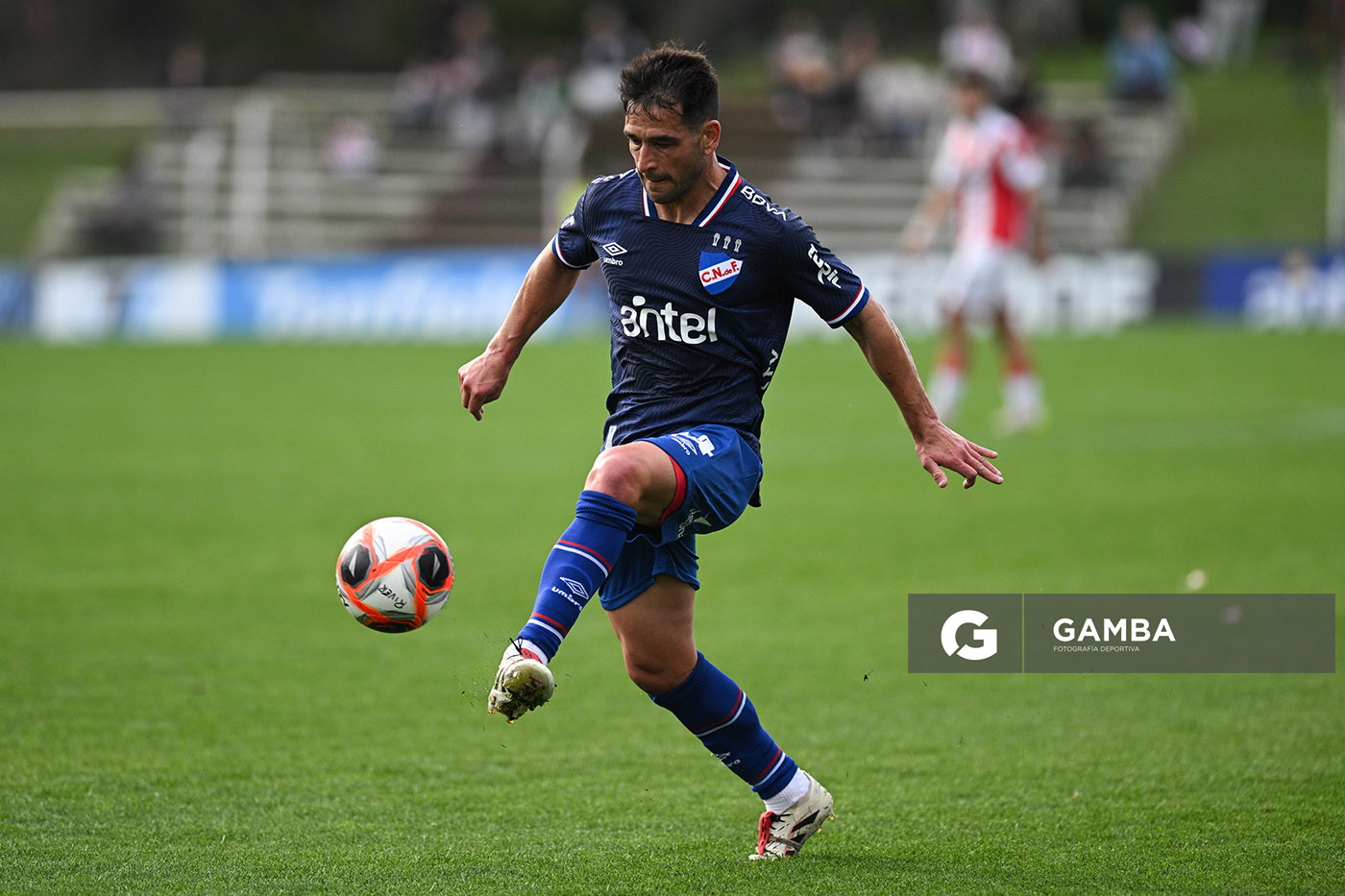 Nicolás Lodeiro, de Nacional. Torneo Clausura. Estadio Parque Federico Saroldi.