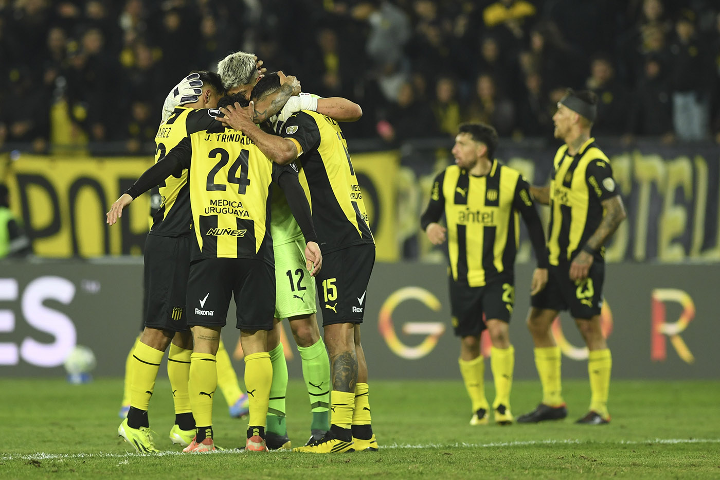 Peñarol 1 - Racing 0. Conmebol Libertadores.