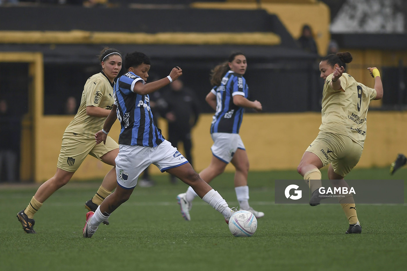 Ilana Guedes, de Liverpool. Campeonato Uruguayo de Fútbol Femenino. Estadio José Pedro Damiani.