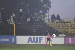 Belén Clavijo, segunda asistente. Campeonato Uruguayo de Fútbol Femenino. Estadio José Pedro Damiani.