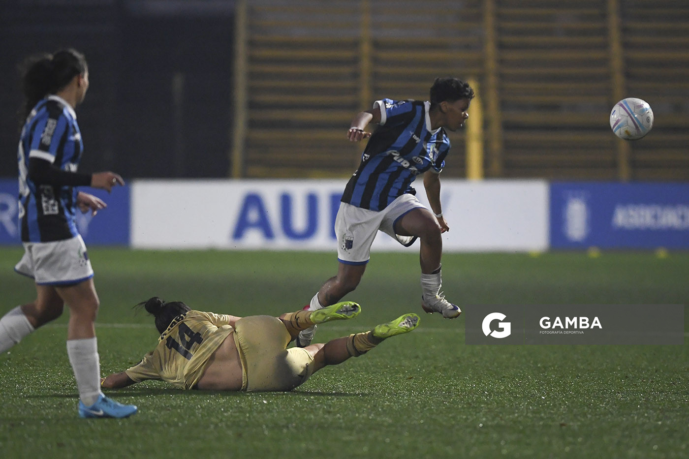 Ilana Guedes, de Liverpool. Campeonato Uruguayo de Fútbol Femenino. Estadio José Pedro Damiani.