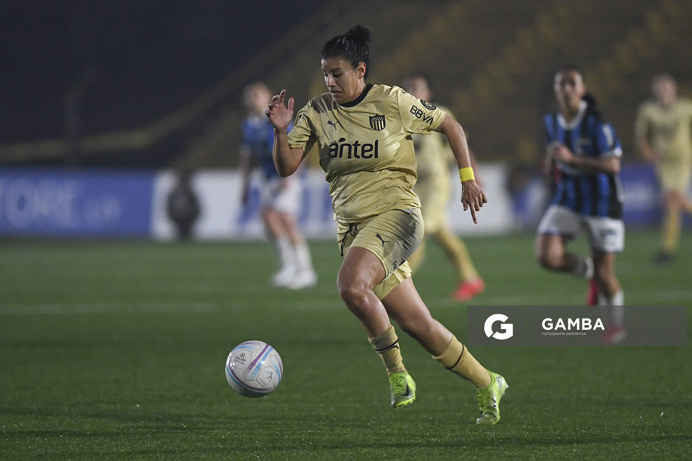 Jemina Rolfo, de Peñarol. Campeonato Uruguayo de Fútbol Femenino. Estadio José Pedro Damiani.