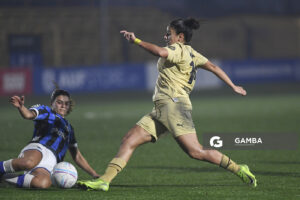 Jemina Rolfo, de Peñarol. Campeonato Uruguayo de Fútbol Femenino. Estadio José Pedro Damiani.
