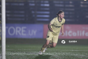Érika Vidiella, de Peñarol. Campeonato Uruguayo de Fútbol Femenino. Estadio José Pedro Damiani.