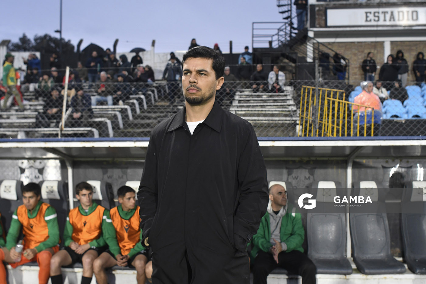 Cristian Chambian, director técnico de Racing. Torneo Clausura. Estadio Parque Alfredo V. Viera.