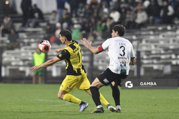 Maximiliano Silvera, de Peñarol. Torneo Clausura. Estadio Parque Alfredo V. Viera.