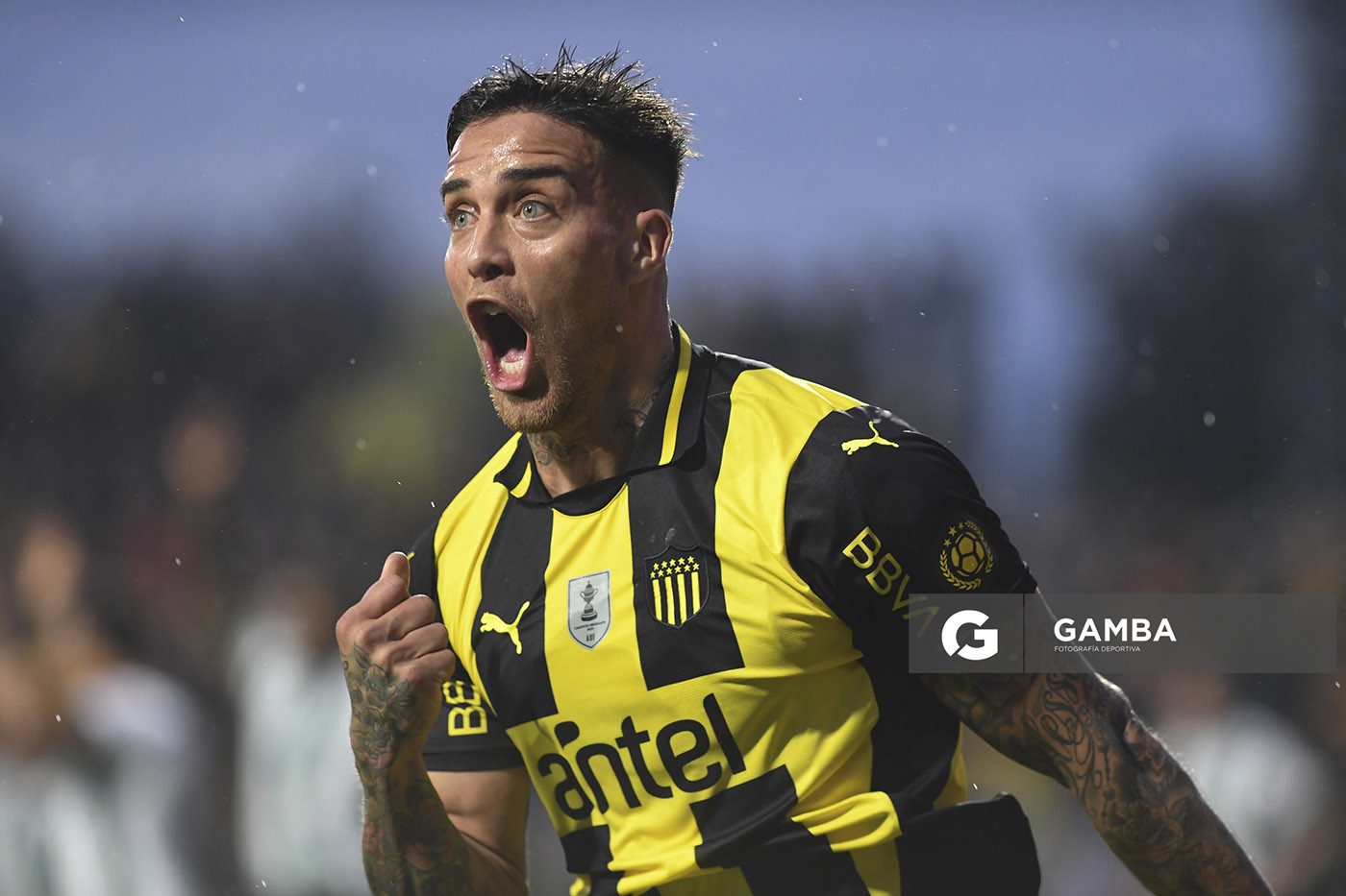 Javier Méndez, de Peñarol. Torneo Clausura. Estadio Parque Alfredo V. Viera.