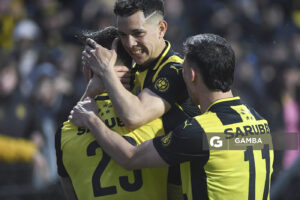 Javier Méndez, de Peñarol. Torneo Clausura. Estadio Parque Alfredo V. Viera.